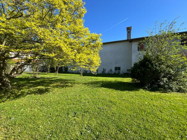 Terrain de 566 m² environ en plein coeur de la commune de Thil