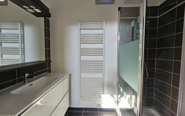 Maison à vendre    4 pièces • 97,85 m2 Donzère