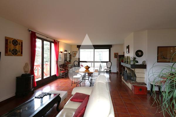 Maison 7 pièces 215.36 m2