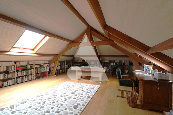 Maison 7 pièces 215.36 m2