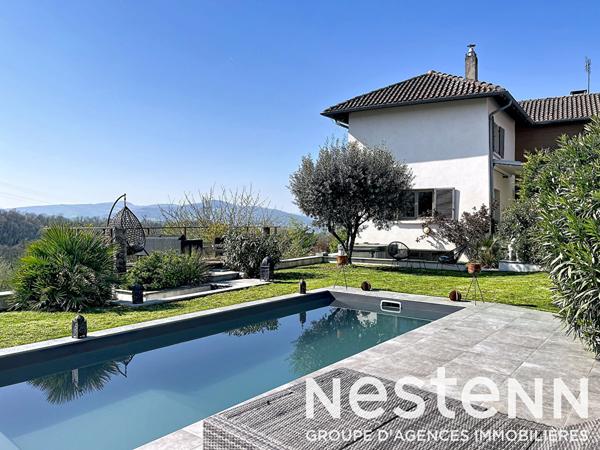 MASSIEUX MAISON FAMILIALE 200 M2 - 5 CHAMBRES - PISCINE - GARAGE - VUE DEGAGEE VERDOYANTE