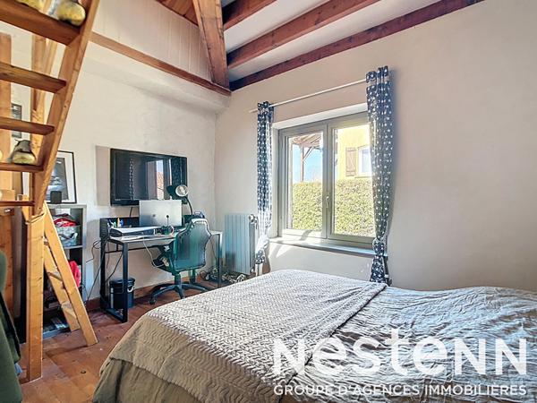 MASSIEUX MAISON FAMILIALE 200 M2 - 5 CHAMBRES - PISCINE - GARAGE - VUE DEGAGEE VERDOYANTE
