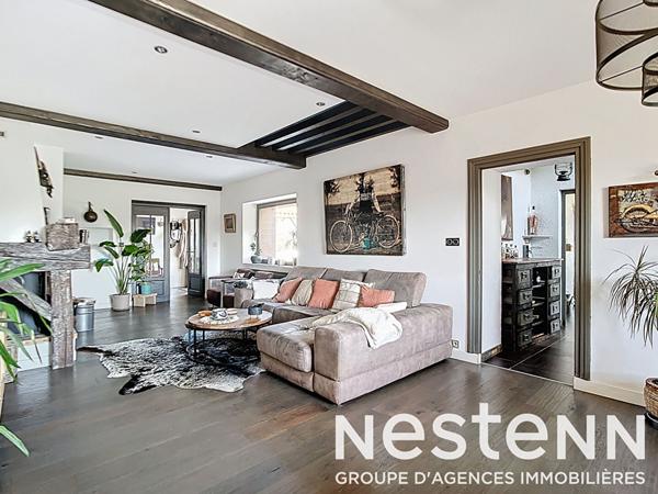 MASSIEUX MAISON FAMILIALE 200 M2 - 5 CHAMBRES - PISCINE - GARAGE - VUE DEGAGEE VERDOYANTE