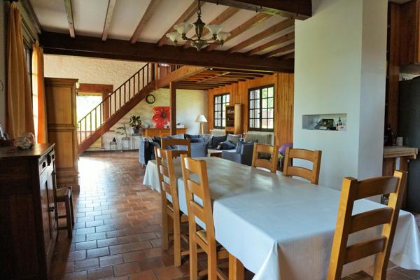 MAISON 6 chambres avec gîte et studio attenant