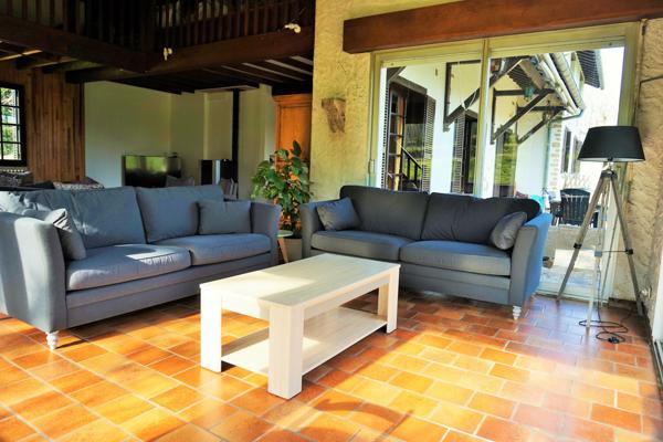 MAISON 6 chambres avec gîte et studio attenant