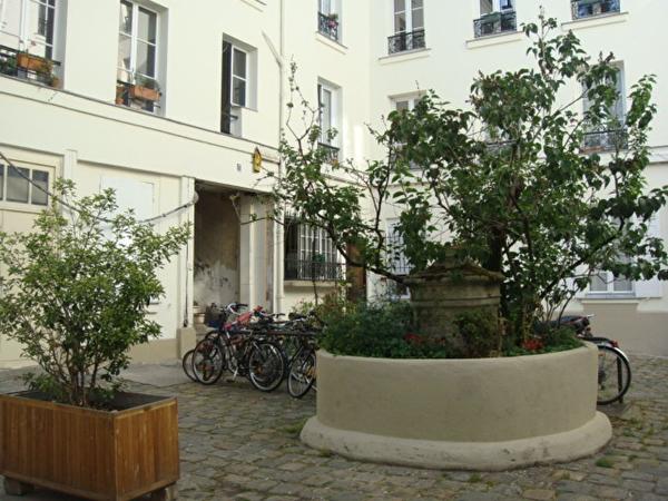Grand studio meublé