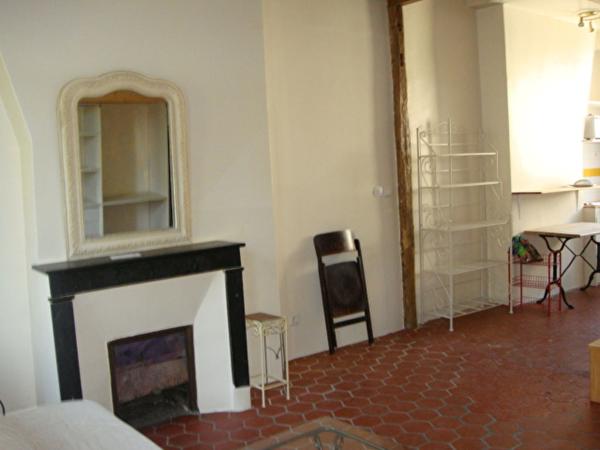 Grand studio meublé