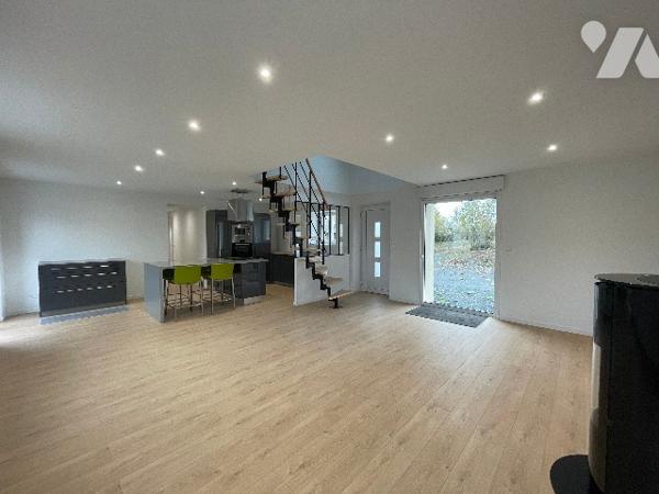 Maison entièrement rénovée – Calme, terrain et dépendance