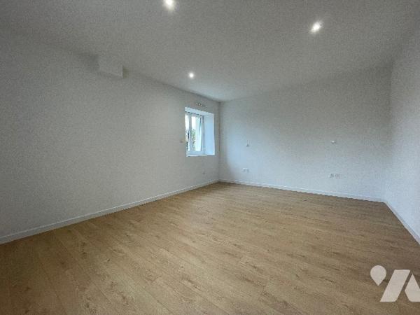 Maison entièrement rénovée – Calme, terrain et dépendance