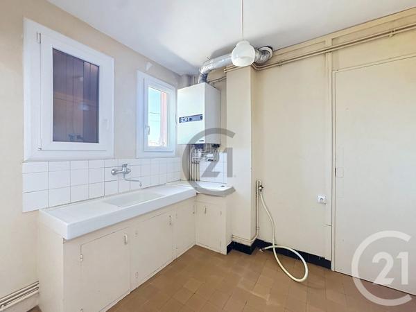 Appartement F3 à vendre  3 pièces - 61,75 m 2   MONTEREAU FAULT YONNE  - 77