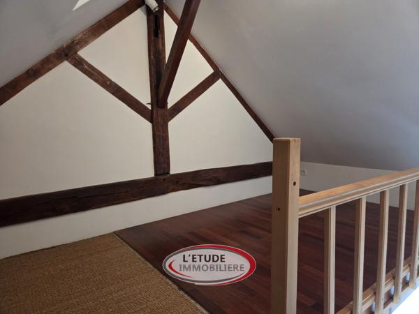 Sainte Pazanne bourg : Maison atypique et de charme, 3 chambres, jardin, garage !