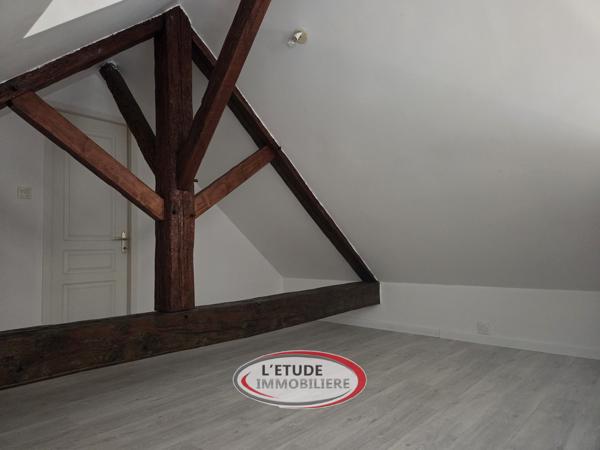 Sainte Pazanne bourg : Maison atypique et de charme, 3 chambres, jardin, garage !
