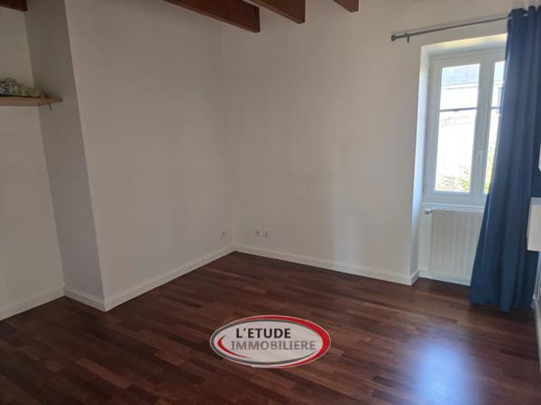 Sainte Pazanne bourg : Maison atypique et de charme, 3 chambres, jardin, garage !