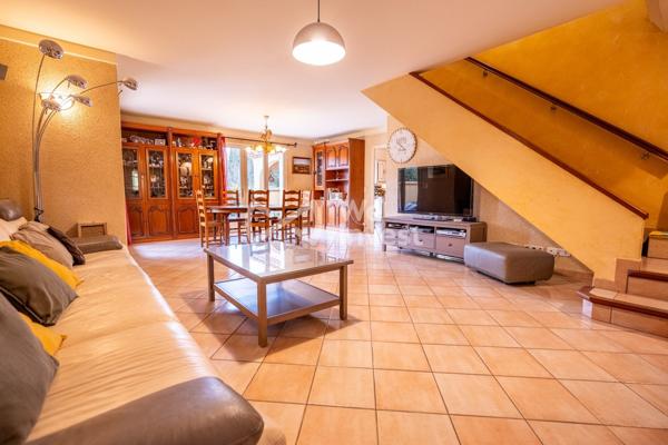 Villa polyvalente dans un secteur tres recherché.