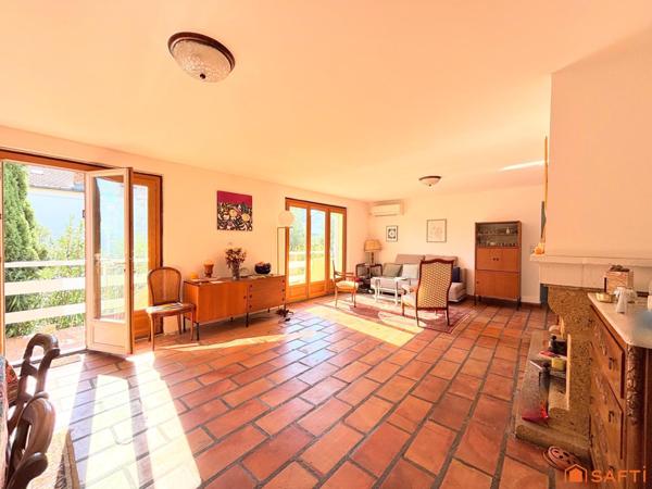 Maison de ville 227m2, 6 chambres, garage, jardin!