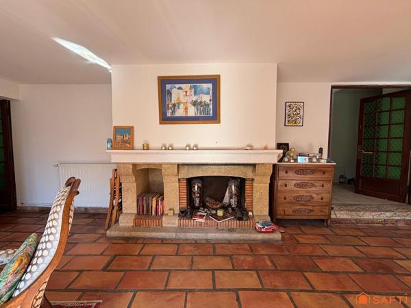 Maison de ville 227m2, 6 chambres, garage, jardin!