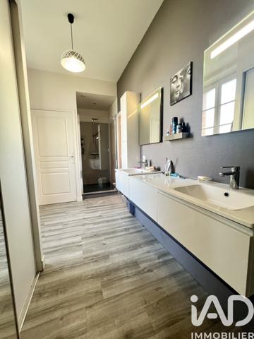 Maison à vendre 9 pièces 263 m² Évron