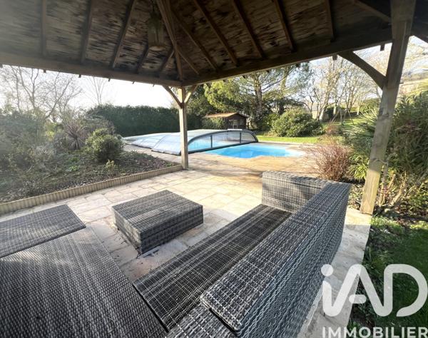 Maison à vendre 9 pièces 263 m² Évron