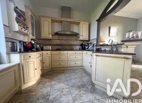Maison à vendre 9 pièces 263 m² Évron