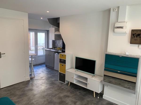 STUDIO 17.40 m2 (AVEC PRET DE MEUBLES A TITRE GRATUIT), Niort 79000