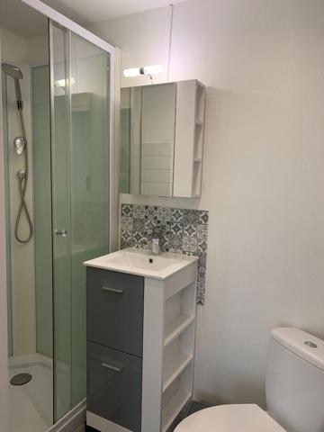 STUDIO 17.40 m2 (AVEC PRET DE MEUBLES A TITRE GRATUIT), Niort 79000