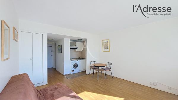 PUTEAUX / LA DEFENSE Studio de 28 m² avec cave et parking