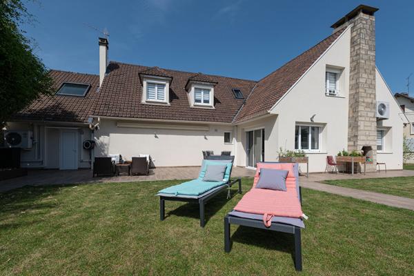 DPE A - Maison d'exception de 220 m² à 15 min du RER