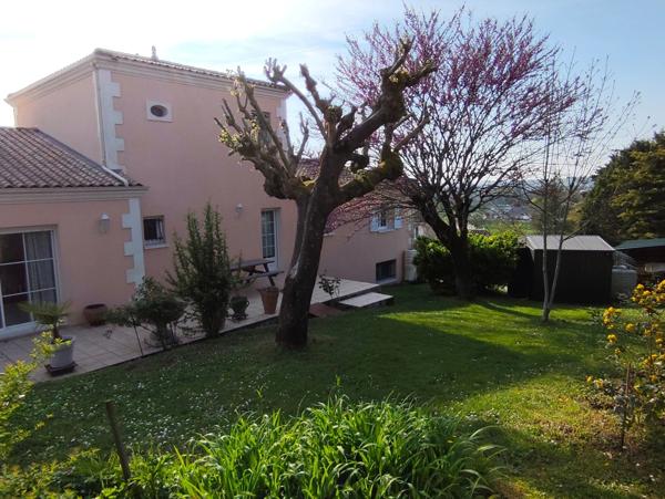 Maison à vendre 6 pièces RUELLE SUR TOUVRE (16)