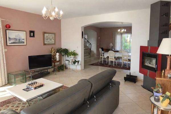 Maison à vendre 6 pièces RUELLE SUR TOUVRE (16)