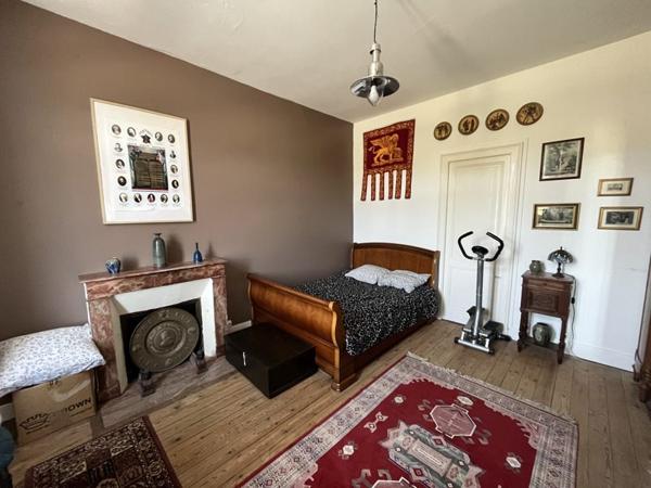 Maison à vendre |  Chalais |  9 pièces | 200 m²