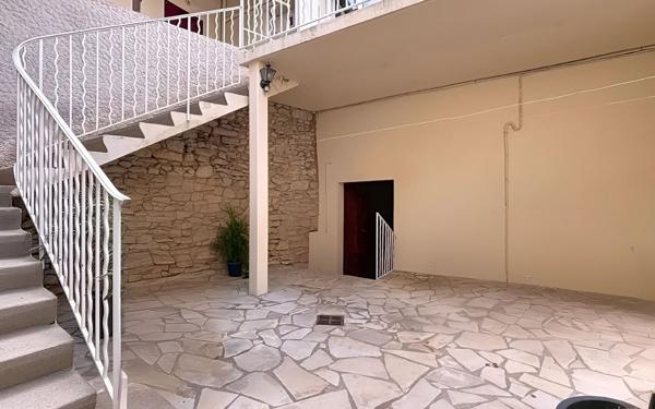 Maison à vendre    4 pièces • 107 m2 Nîmes