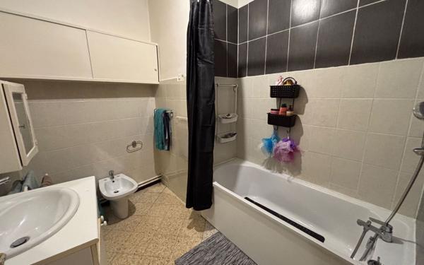 Maison à vendre    4 pièces • 107 m2 Nîmes