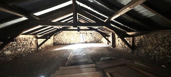 Maison de village à restaurer avec terrain et dependance Livinhac le haut