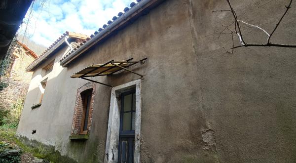 Maison de village à restaurer avec terrain et dependance Livinhac le haut