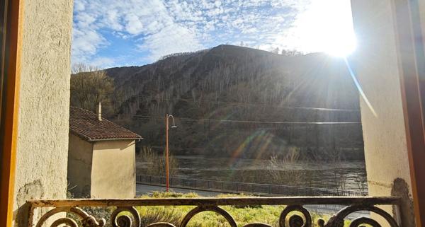 Maison de village à restaurer avec terrain et dependance Livinhac le haut