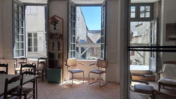 Aveyron : Hôtel particulier du XVIIe siècle à réinventer Potentiel 360 m² Mur de barrez