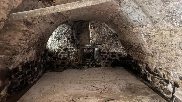 Aveyron : Hôtel particulier du XVIIe siècle à réinventer Potentiel 360 m² Mur de barrez