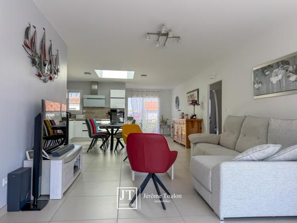 Maison
                                                                                                                                                                                                                                                                                                                        4 pièce(s)                                                                                                                                                                                                          3 chambre(s)                                                                                                                                                                                                          114  m²