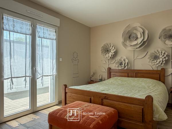 Maison
                                                                                                                                                                                                                                                                                                                        4 pièce(s)                                                                                                                                                                                                          3 chambre(s)                                                                                                                                                                                                          114  m²