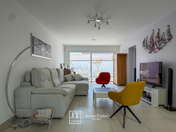 Maison
                                                                                                                                                                                                                                                                                                                        4 pièce(s)                                                                                                                                                                                                          3 chambre(s)                                                                                                                                                                                                          114  m²