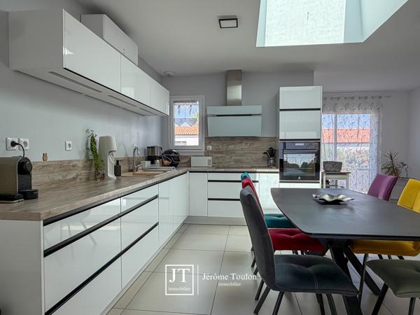 Maison
                                                                                                                                                                                                                                                                                                                        4 pièce(s)                                                                                                                                                                                                          3 chambre(s)                                                                                                                                                                                                          114  m²