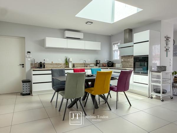 Maison
                                                                                                                                                                                                                                                                                                                        4 pièce(s)                                                                                                                                                                                                          3 chambre(s)                                                                                                                                                                                                          114  m²