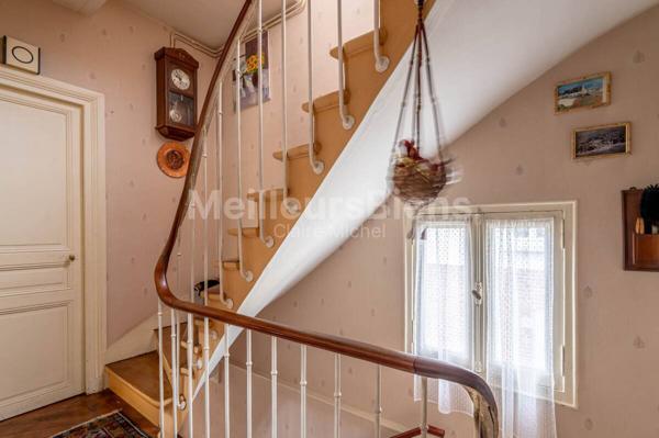 Charmante Meulière 1890 au calme sur terrain 527m2 sud sans vis à vis