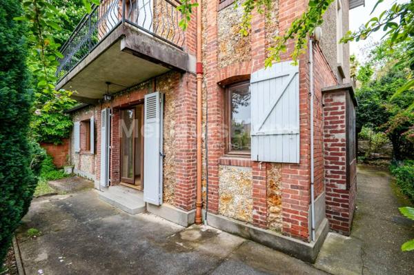 Charmante Meulière 1890 au calme sur terrain 527m2 sud sans vis à vis