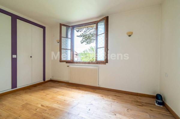 Charmante Meulière 1890 au calme sur terrain 527m2 sud sans vis à vis