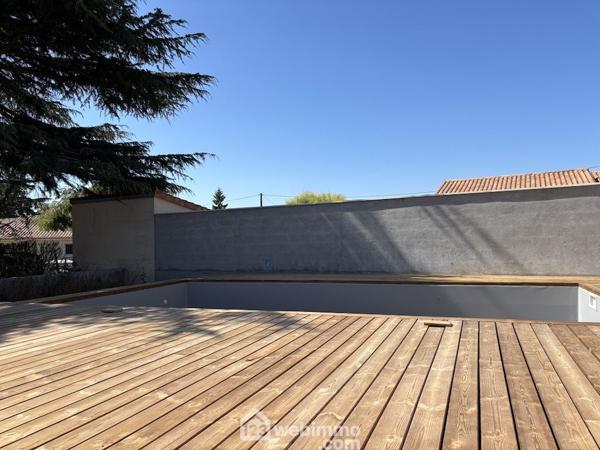 Maison 184 m² à Chasseneuil-du-Poitou 86360