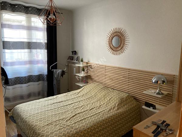 NANTES - PLACE VIARME / Appartement 3 pièces, 1 chambre, terrasse de 12m², cave