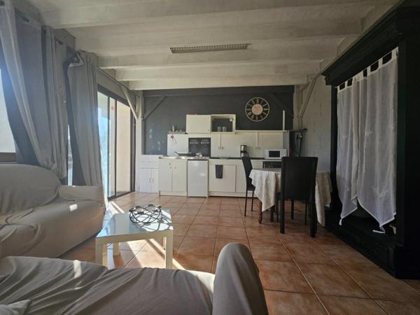 24560 - COLOMBIER – T2 + T3 – TRÈS GRANDE PIÈCE DE VIE - TERRAIN DE +4500 m² – CALME – AUCUN VIS-À-VIS – POMPE À CHALEUR ET BALLON THERMODYNAMIQUE 2024