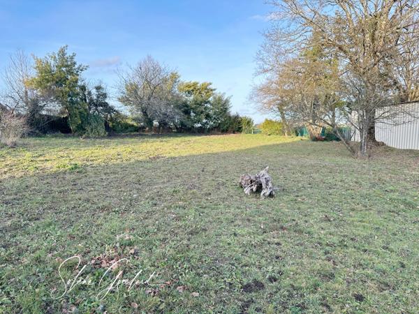 EN EXCLUSIVITE !! Terrain proche bourg