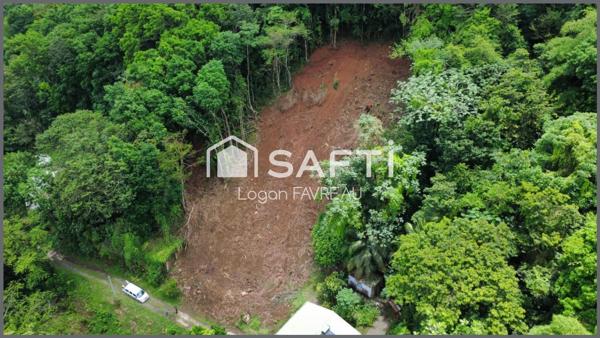 Grand terrain de 1301m2 pour votre projet en accord avec la nature